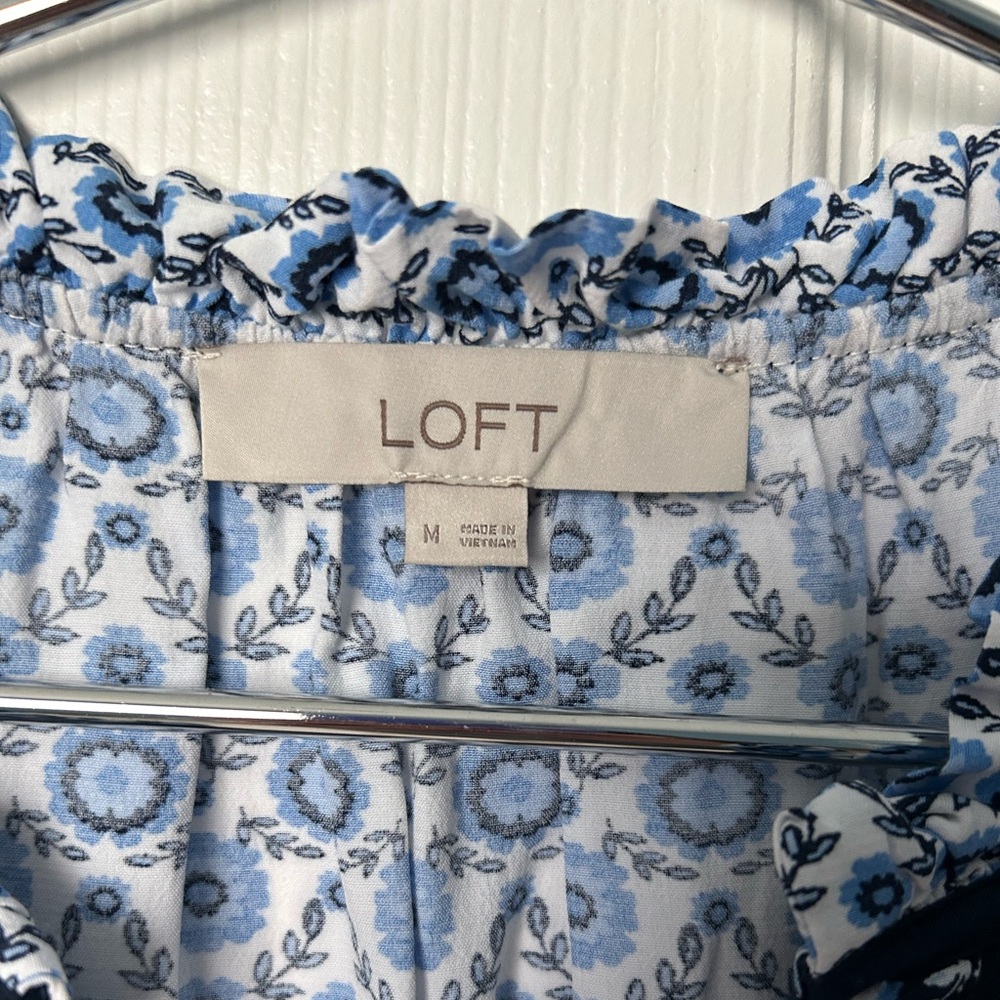 LOFT Floral Flutter Sleeve Blue White & Black Swing Dress Size Medium - Picture 15 of 16